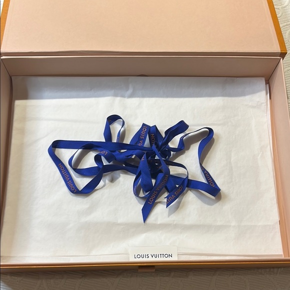 Louis Vuitton Signature Orange Box - Picture 7 of 7